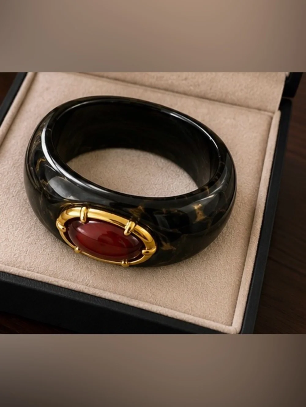 Vintage Black Marbled Resin Cuff Bracelet with Red Cabochon – Gold-Tone Statemen